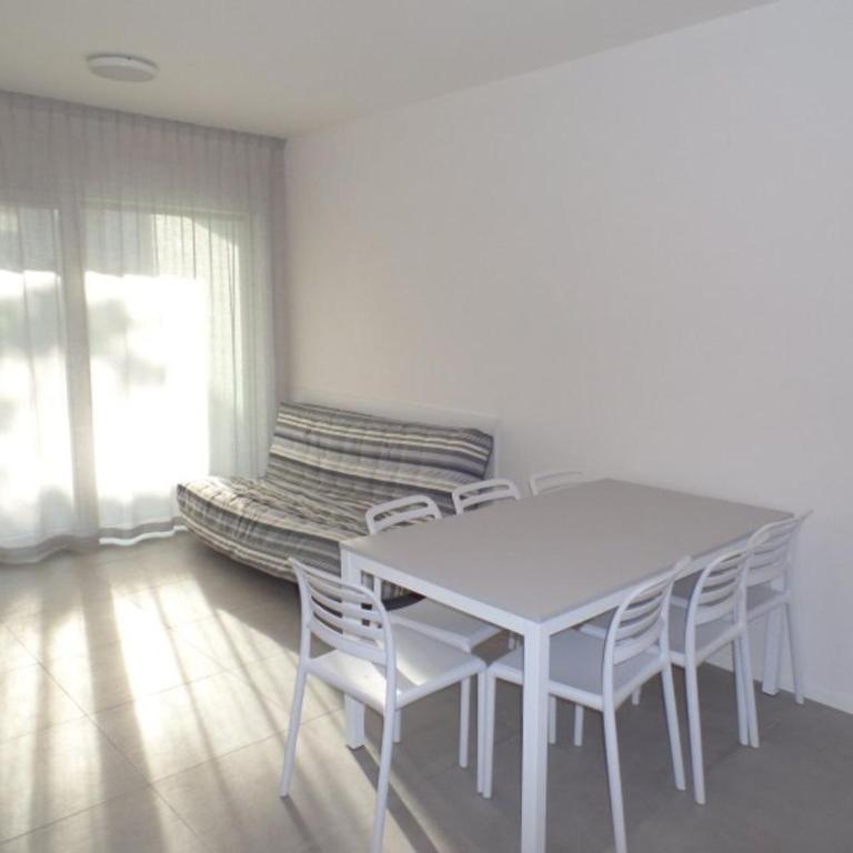 Bright two-room flat in a residence with pool - Appartamento - 3