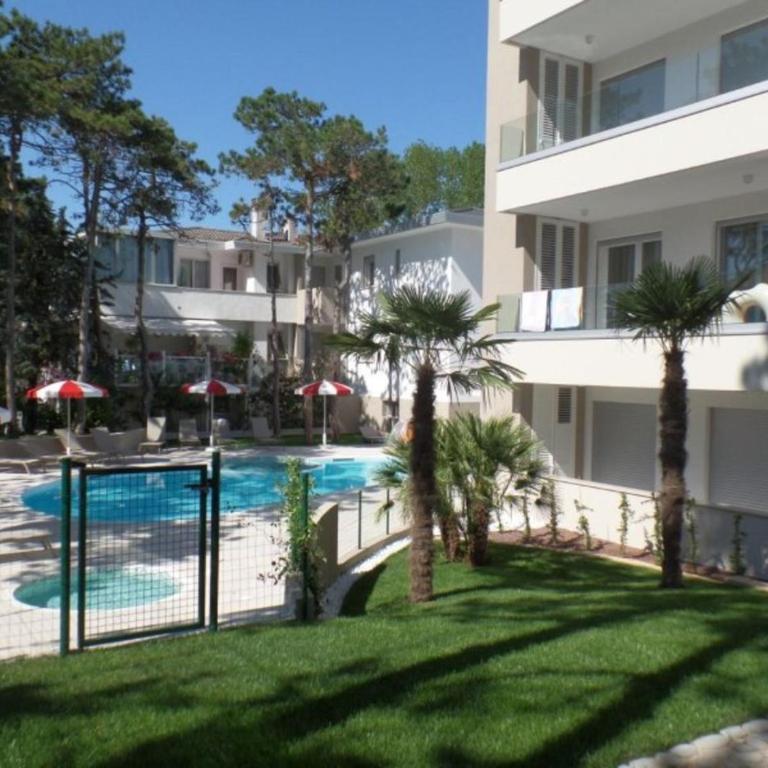 New flat for five guests in a residence with pool - Appartamento - 16