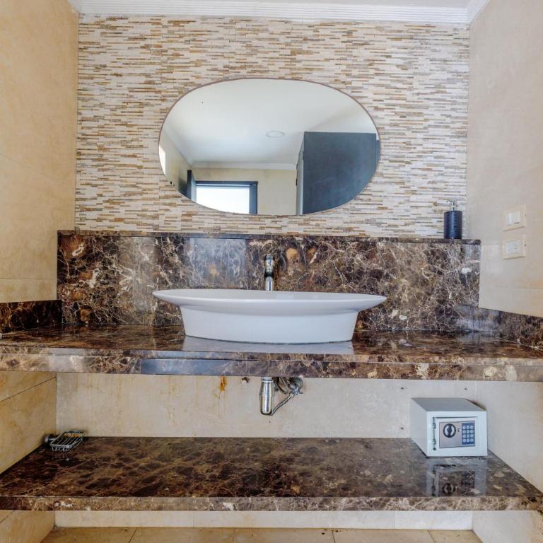 Oceanfront Sky Penthouse - Apartment with Terrace - 16