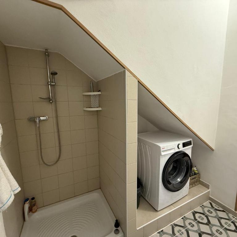Domus G - Appartamento con 2 Camere da Letto - 7