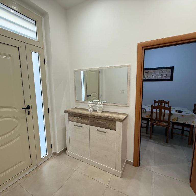 Domus G - Appartamento con 2 Camere da Letto - 8