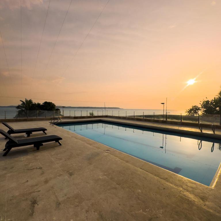 Oceanfront Sky Penthouse - Apartment with Terrace - 34
