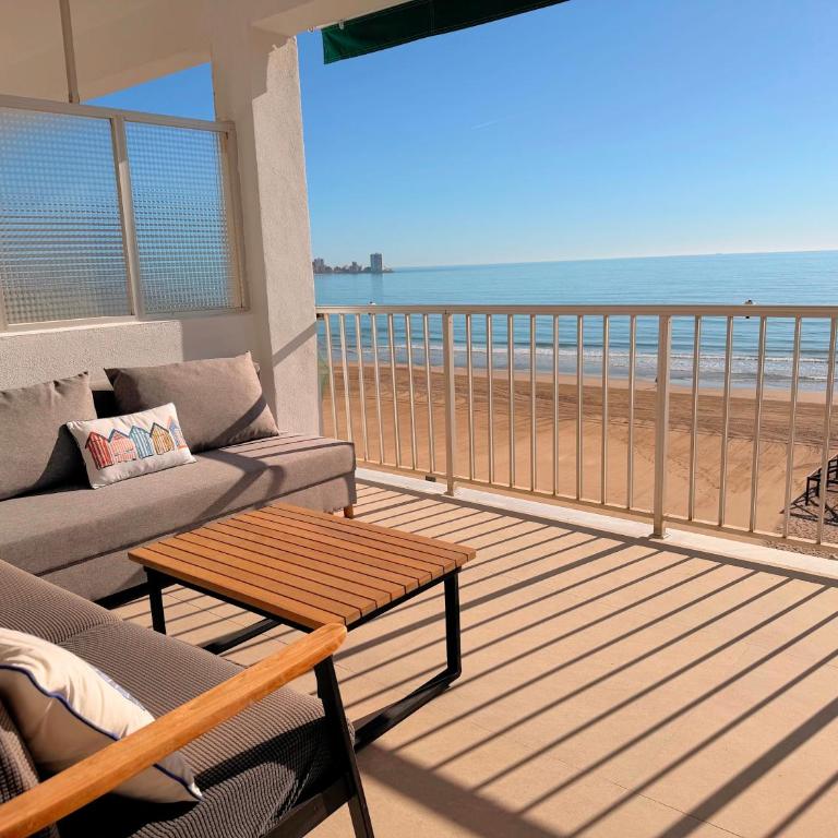 La Palmera - Primera linea frontal en Playa San Antonio - Three-Bedroom Apartment with Sea View - 19