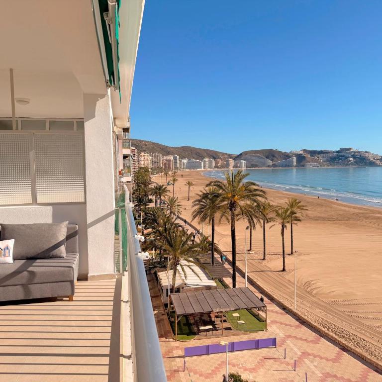 La Palmera - Primera linea frontal en Playa San Antonio - Three-Bedroom Apartment with Sea View - 13