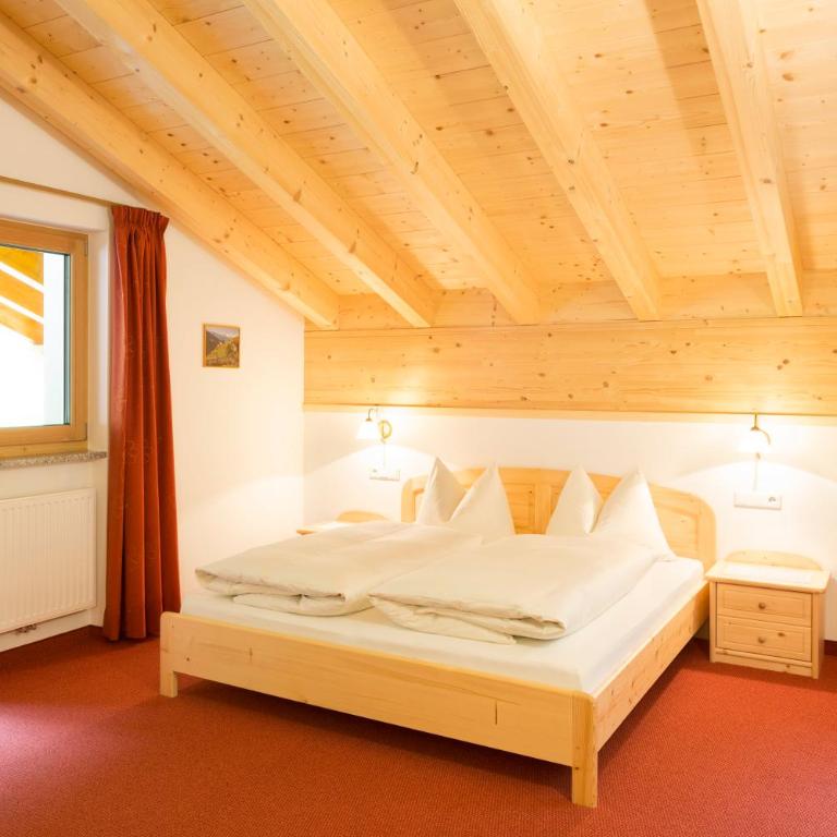 Gasthof Premstl - Doppelzimmer mit Balkon (2 Erwachsene + 1 Kind) - 1