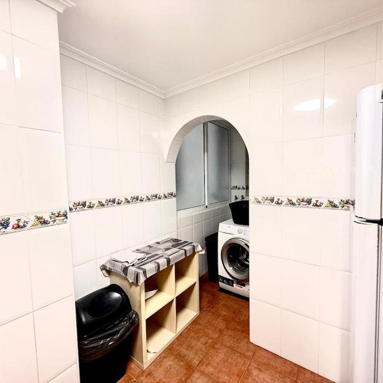 Sun and Heart Alicante 2 Minutes from the Beach and Old Town - Three-Bedroom Apartment - 14