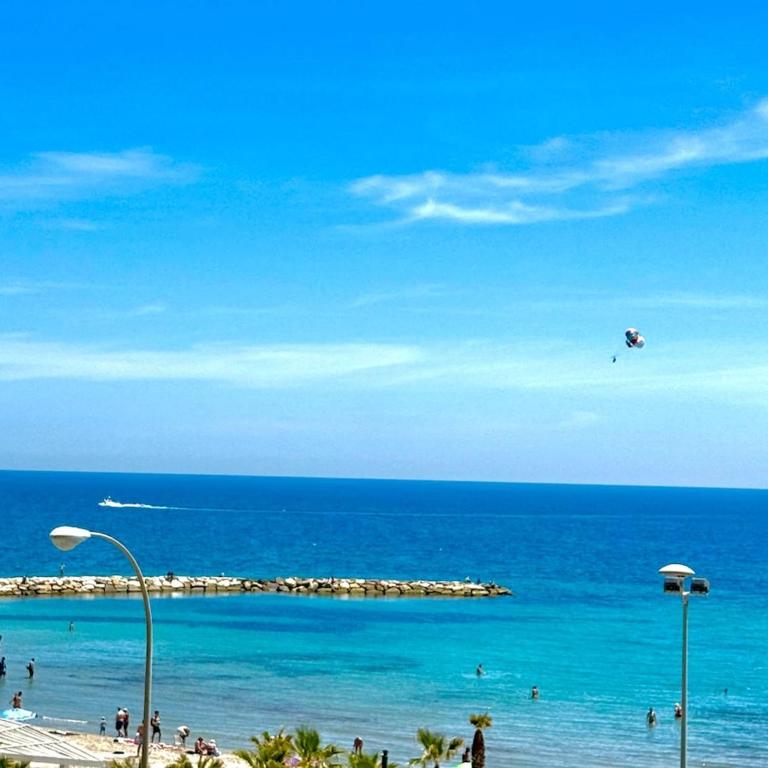Sun and Heart Alicante 2 Minutes from the Beach and Old Town - Three-Bedroom Apartment - 25