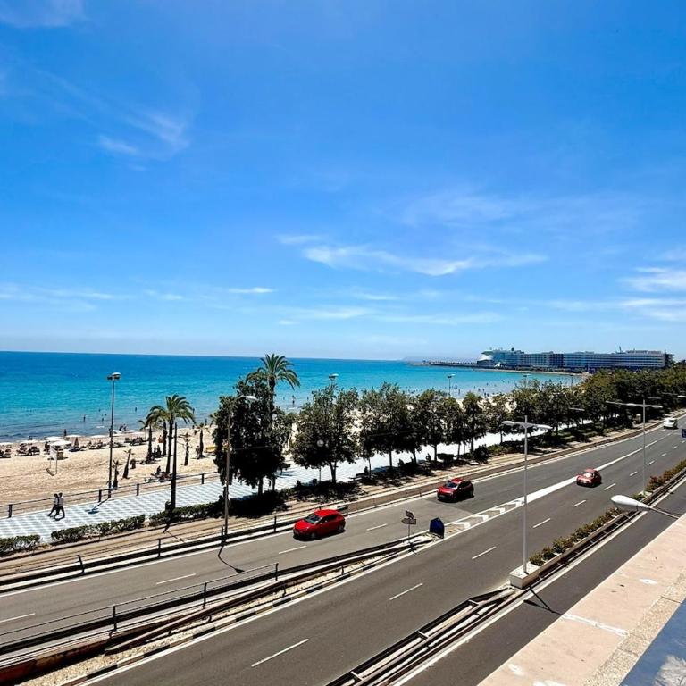 Sun and Heart Alicante 2 Minutes from the Beach and Old Town - Three-Bedroom Apartment - 30