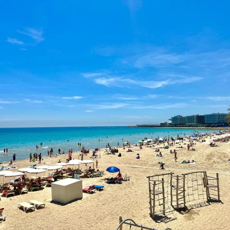 Sun and Heart Alicante 2 Minutes from the Beach and Old Town - Three-Bedroom Apartment - 31