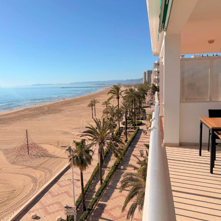 La Palmera - Primera linea frontal en Playa San Antonio - Three-Bedroom Apartment with Sea View - 17