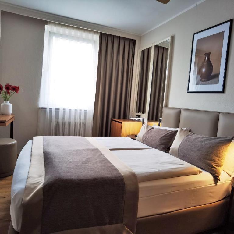 Hotel Italia - Doppelzimmer mit Queensize-Bett - 15