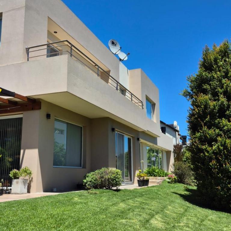 Residencia Deluxe en Barrio Privado - Casa de 3 dormitorios - 18