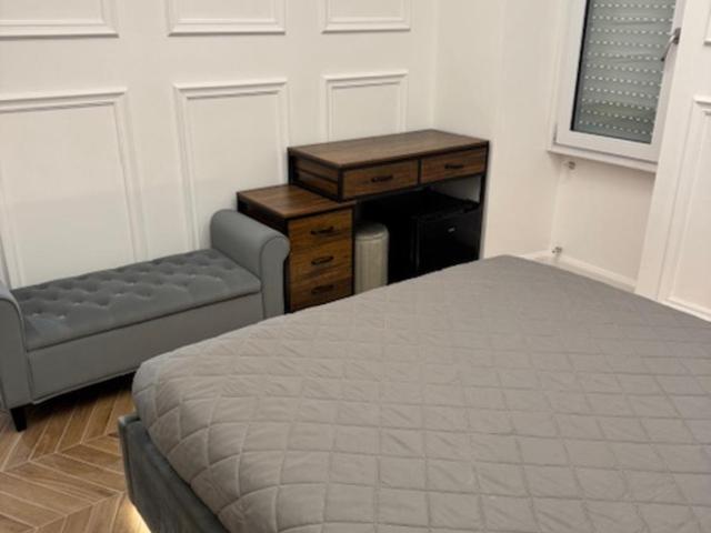 D'oro Hospitality - Deluxe Double Room - 8