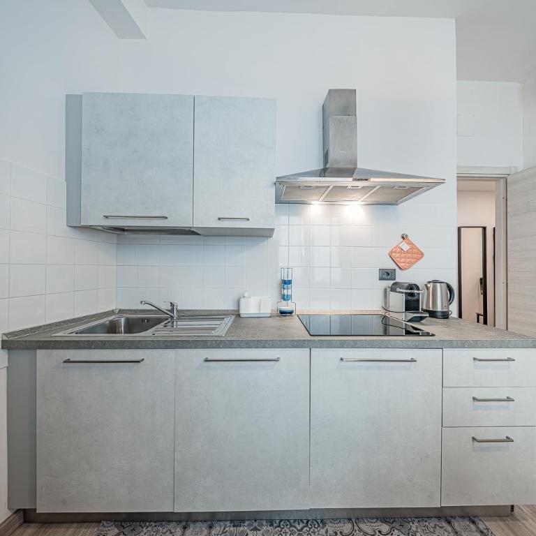 Historic Hub - Crociere a 10 min - AC - WiFi Gratis - Two-Bedroom Apartment - 14