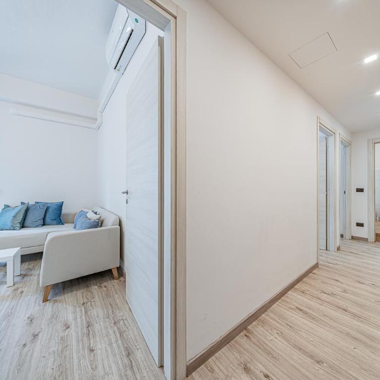 Historic Hub - Crociere a 10 min - AC - WiFi Gratis - Two-Bedroom Apartment - 18