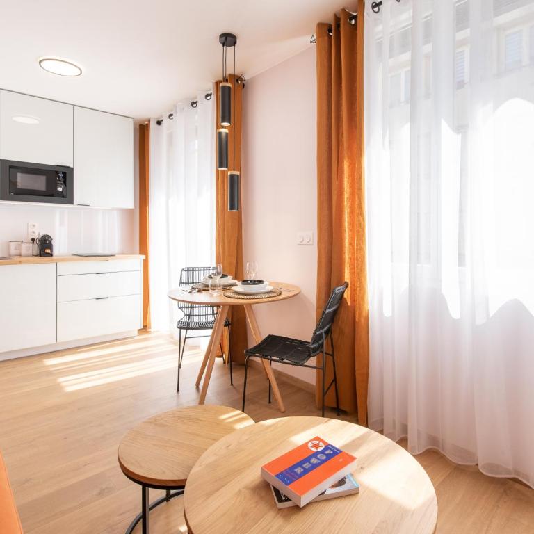 Appartement Saison - Saint Étienne - La Terrasse - Appartement 1 Chambre - 2