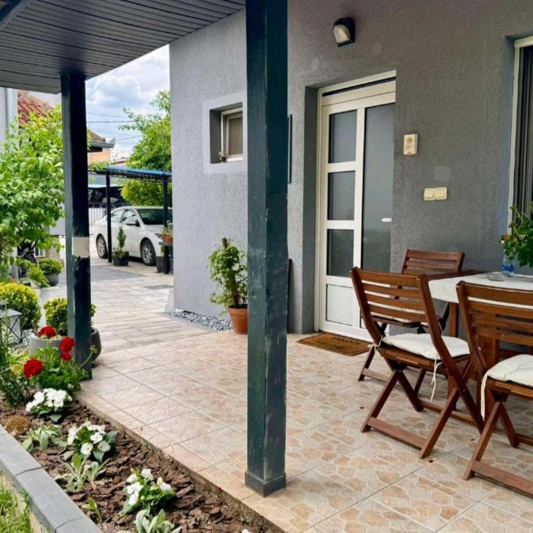 Prostrana moderna kuca u centru- 2 spavaće sobe, parking u dvoristu - Apartman sa 2 Spavaće Sobe - 10