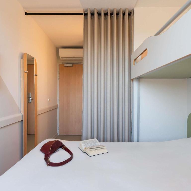 ibis budget Tours Nord - Chambre 1 Lit Double + 1 Lit Superposé - 3