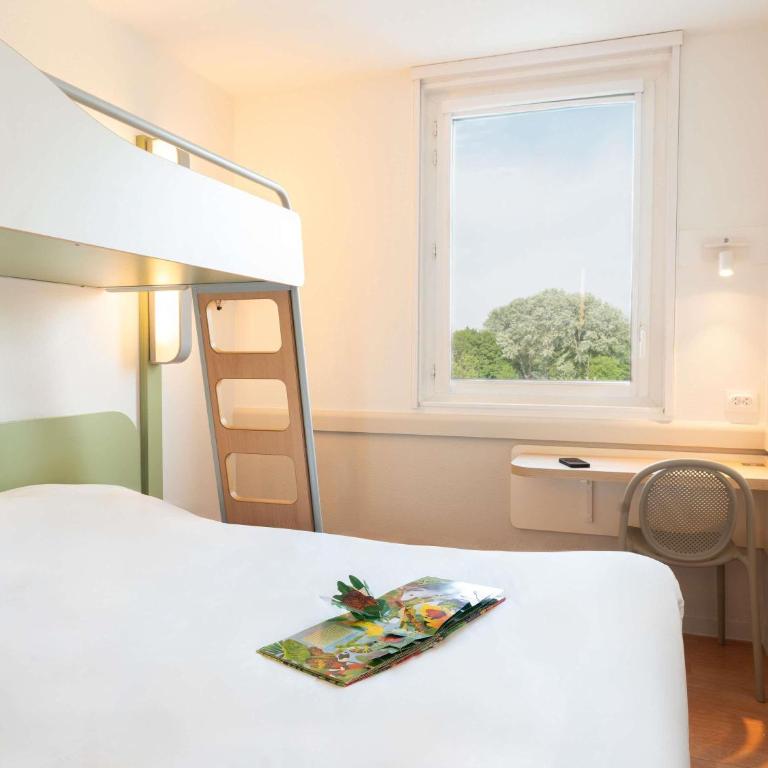 ibis budget Tours Nord - Chambre 1 Lit Double + 1 Lit Superposé - 5