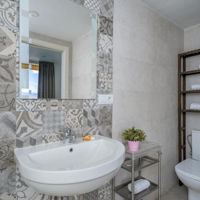 Premium Beachfront Stay in La Carihuela 2 - Apartamento de 1 dormitorio - 17