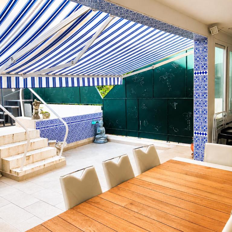 Piscine Jacuzzi Privée Chauffée, Terrasse et Garage à Nice - Appartement 2 Chambres - 15