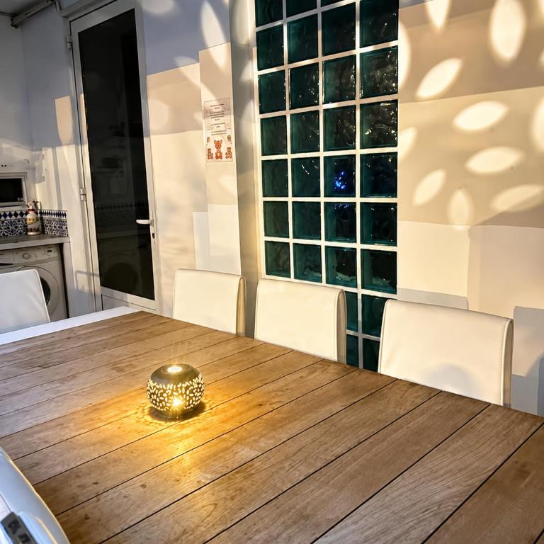 Piscine Jacuzzi Privée Chauffée, Terrasse et Garage à Nice - Appartement 2 Chambres - 16