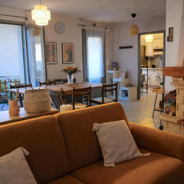 Maison 8 personnes - 3 mn du centre d'AX, Barbecue, Randos, Thermes - Haus mit 4 Schlafzimmern - 2