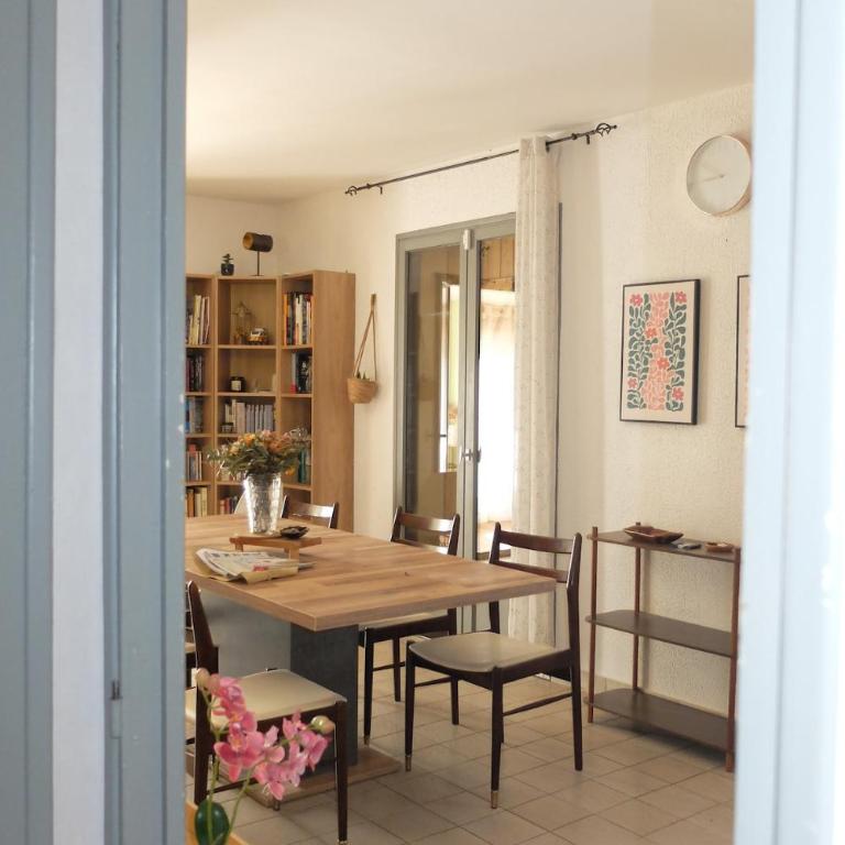 Maison 8 personnes - 3 mn du centre d'AX, Barbecue, Randos, Thermes - Haus mit 4 Schlafzimmern - 43
