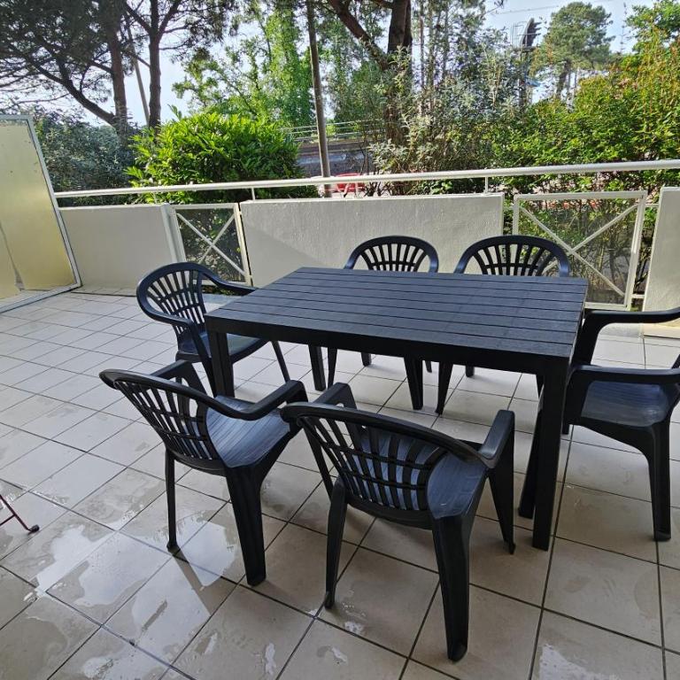 Résidence fermée Grande terrasse ombragée Piscine Plage Port Parc Gare - Appartement 1 Chambre - 12
