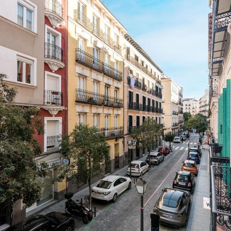 Malasaña Vibes Room 1 - One-Bedroom Apartment - 6