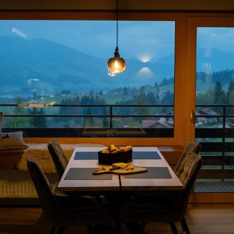 Luxus Suite mit Zirbensauna, Alpenblick und Pool - Deluxe-Apartment mit 2 Schlafzimmern und Gartenblick - 29