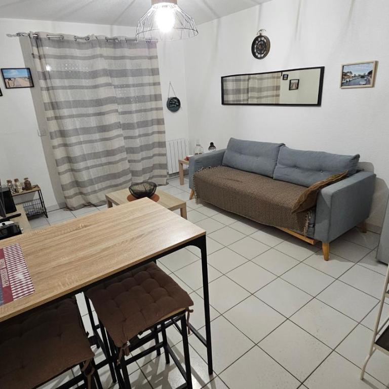 Résidence fermée Grande terrasse ombragée Piscine Plage Port Parc Gare - Appartement 1 Chambre - 15