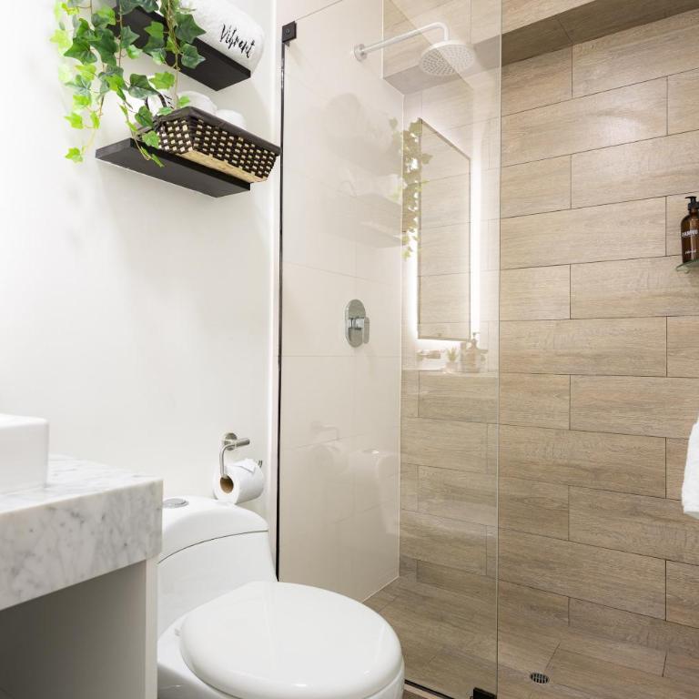 Artline Apartments by Vibrant - One-Bedroom Apartment with Balcony - 7