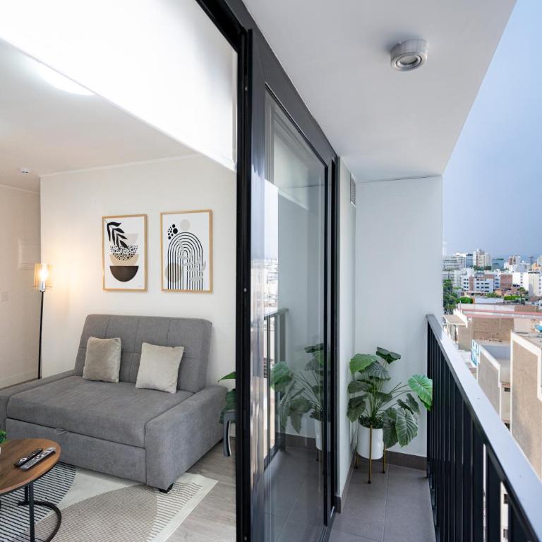 Artline Apartments by Vibrant - One-Bedroom Apartment with Balcony - 6