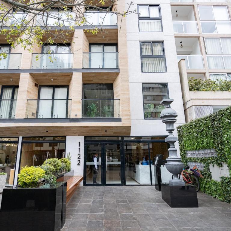 Artline Apartments by Vibrant - Deluxe One-Bedroom Apartment with City View - 13