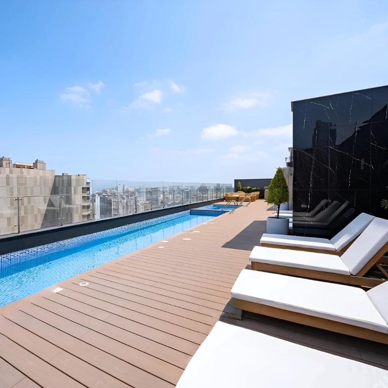 Artline Apartments by Vibrant - Deluxe One-Bedroom Apartment with City View - 20