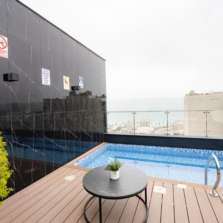 Artline Apartments by Vibrant - Deluxe One-Bedroom Apartment with City View - 16