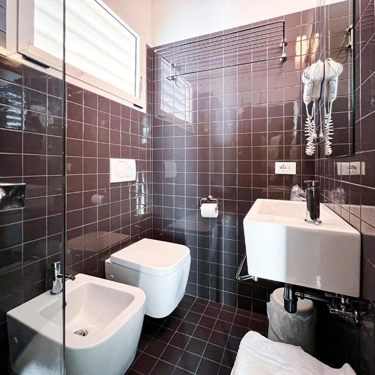 Hotel Brig Fronte Mare Nuova Gestione - Superior Double or Twin Room with Side Sea View - 4