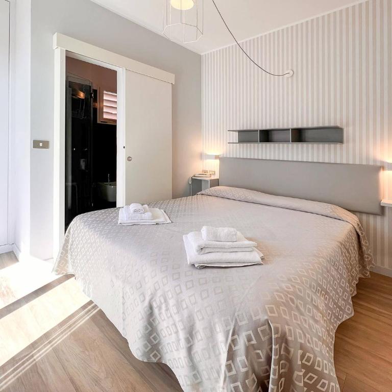 Hotel Brig Fronte Mare Nuova Gestione - Superior Double or Twin Room with Side Sea View - 5