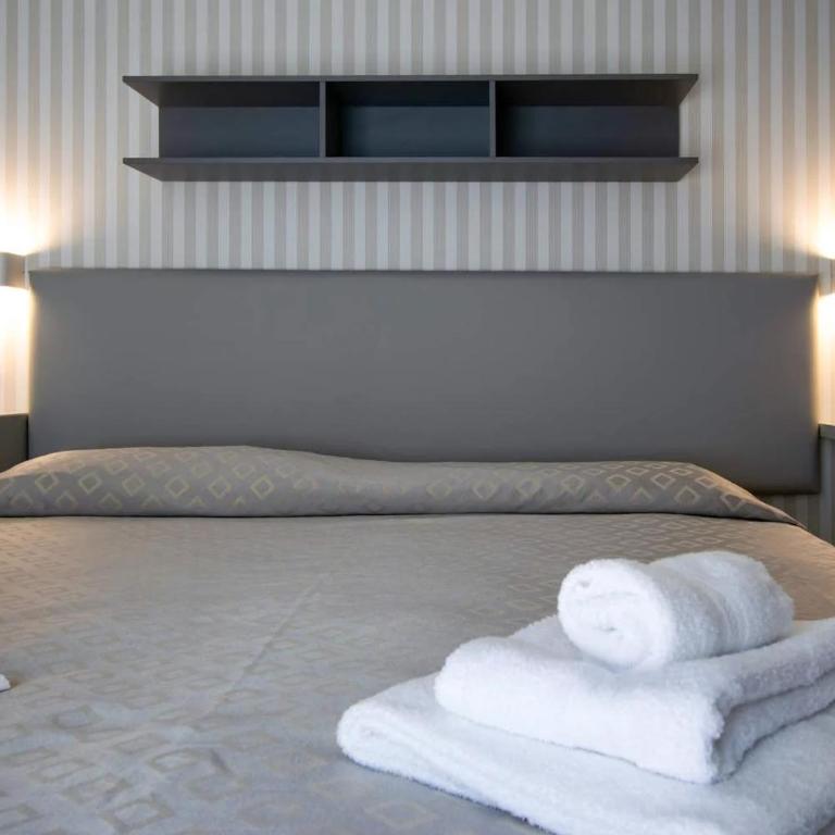 Hotel Brig Fronte Mare Nuova Gestione - Superior Double or Twin Room with Side Sea View - 8