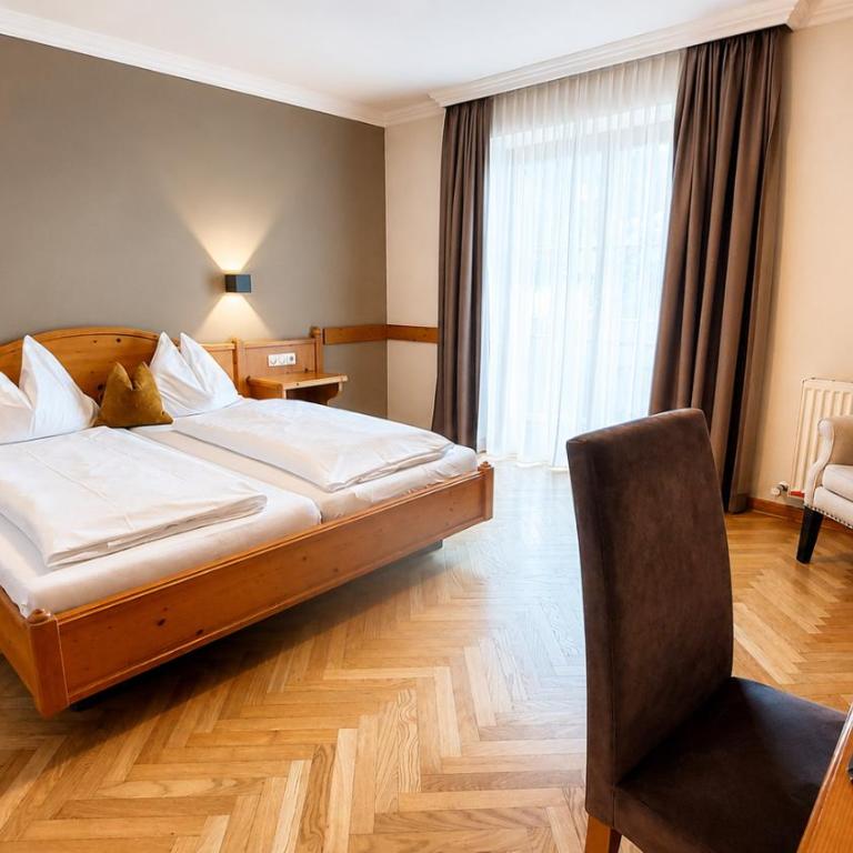 Landhotel Drei Eichen - Doppelzimmer mit Balkon - 6