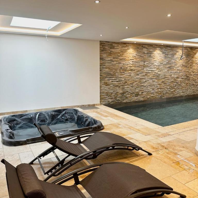 Chalet Alpin avec piscine, jacuzzi et salle de jeux - Chalet 3 Chambres - 5