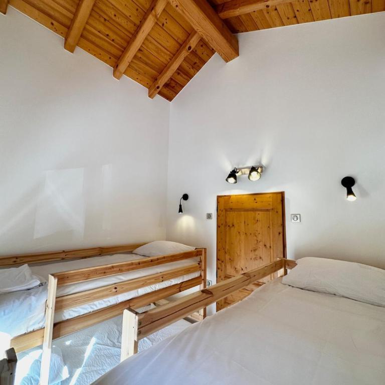 Chalet Alpin avec piscine, jacuzzi et salle de jeux - Chalet 3 Chambres - 9