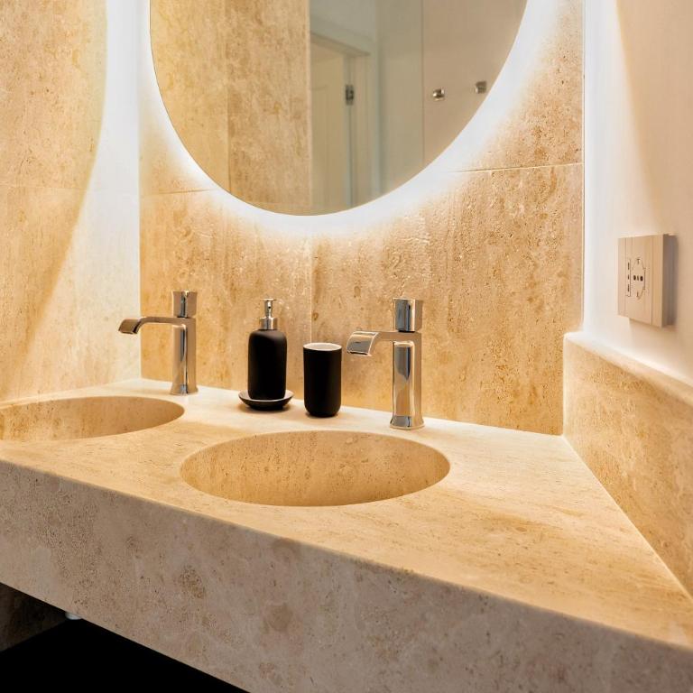 Marmori Suites Cagliari - Camera Queen con Vasca Idromassaggio - 9