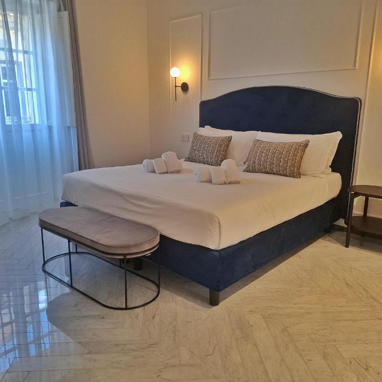 Marmori Suites Cagliari - Camera Queen Deluxe - 1