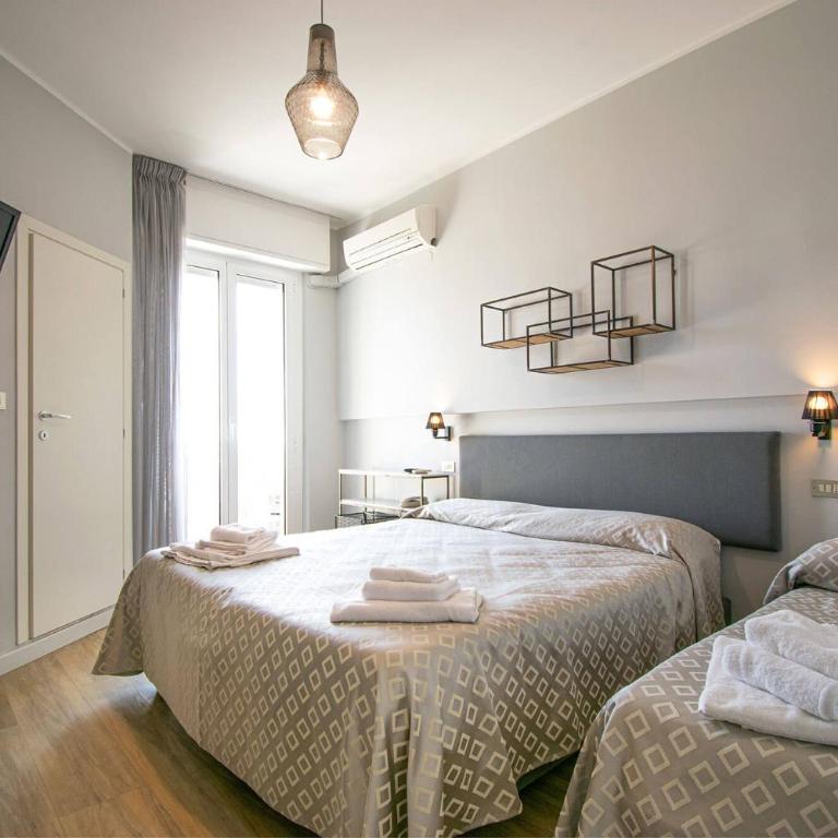 Hotel Brig Fronte Mare Nuova Gestione - Deluxe Triple Room with Front Sea View - 5