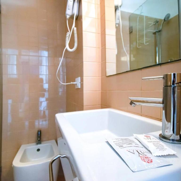 Hotel Brig Fronte Mare Nuova Gestione - Standard Single Room with City View - 5