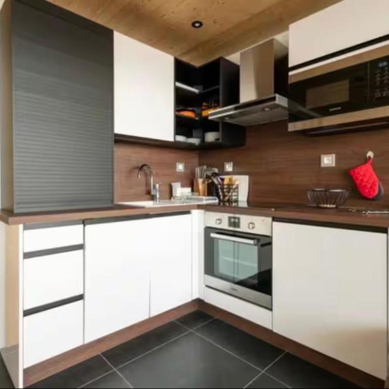 RÉNOVÉ CENTRE-VILLAGE LUMINEUX BALCON VUE Montagne - Appartamento con 1 Camera da Letto - 3