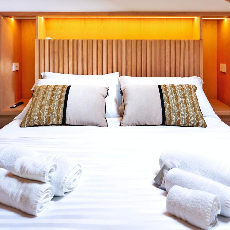 Marmori Suites Cagliari - Camera King con Vasca Idromassaggio - 7