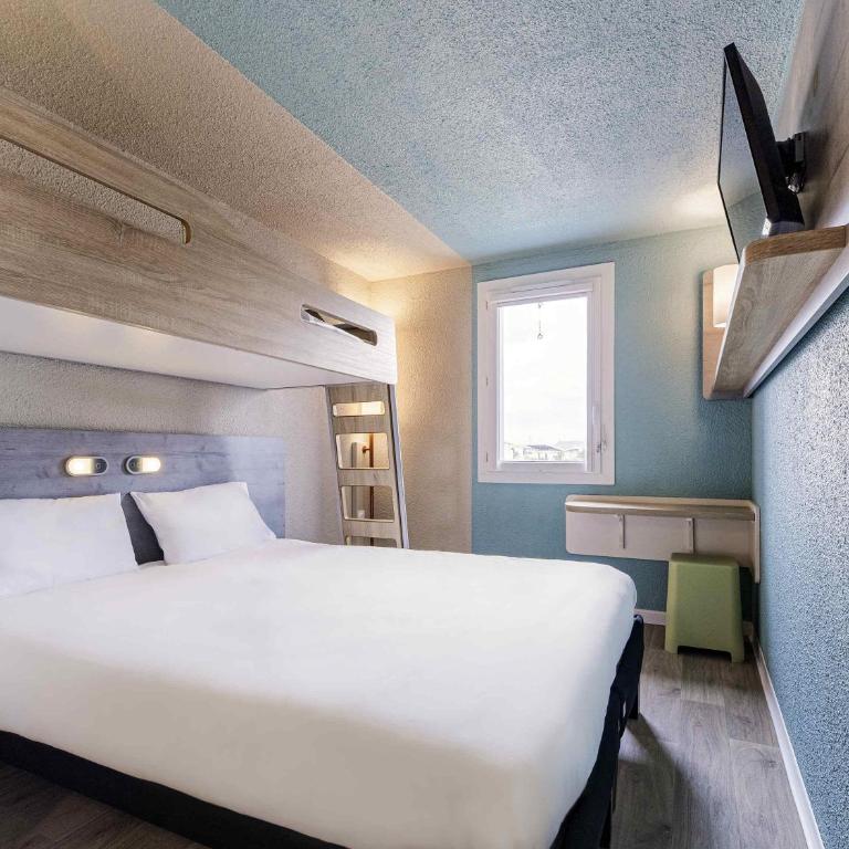 Ibis Budget Perpignan Sud - Chambre Triple avec 1 Lit Double et 1 Lit Superposé - 2